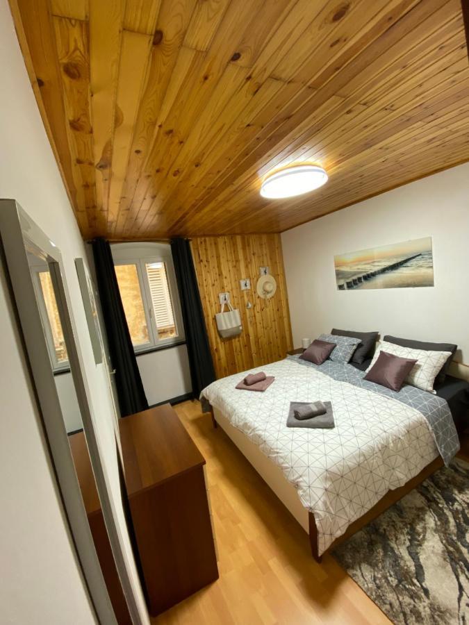 Mora Cantada Apartma