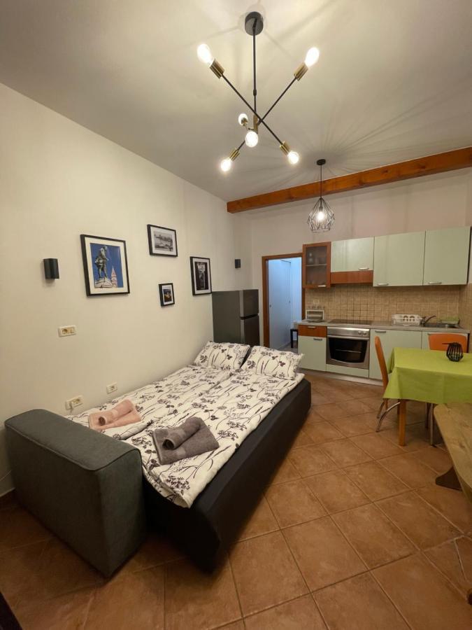 Apartma Mora Cantada *